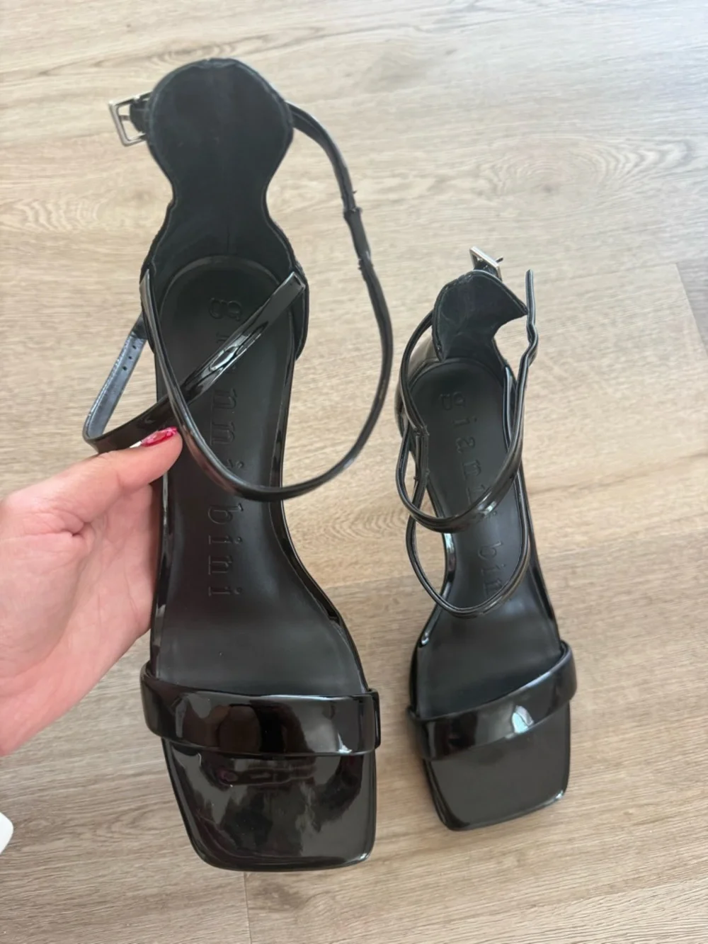 Gianni Bini black heels like new